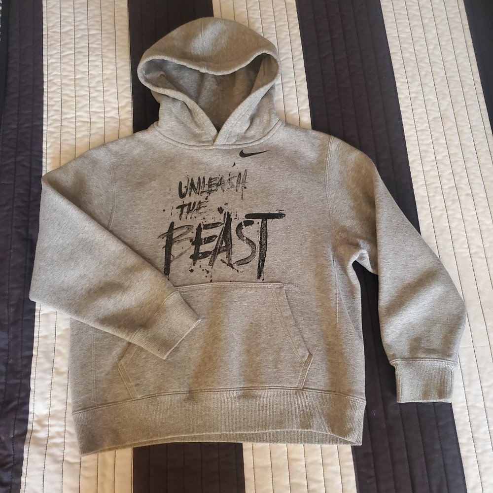 Nike hoodie for big boys size M